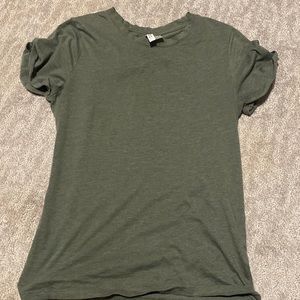 H&M Divided Tshirt